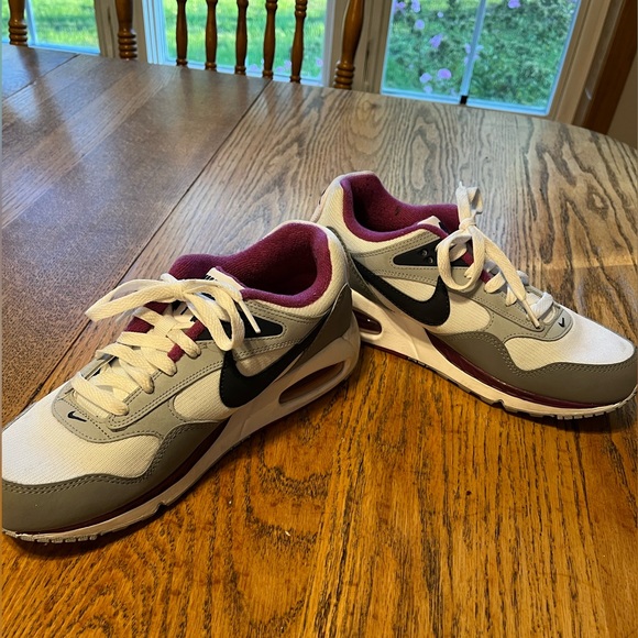 Women’s size 9 Nike Max Air Correlate White - Picture 4 of 7